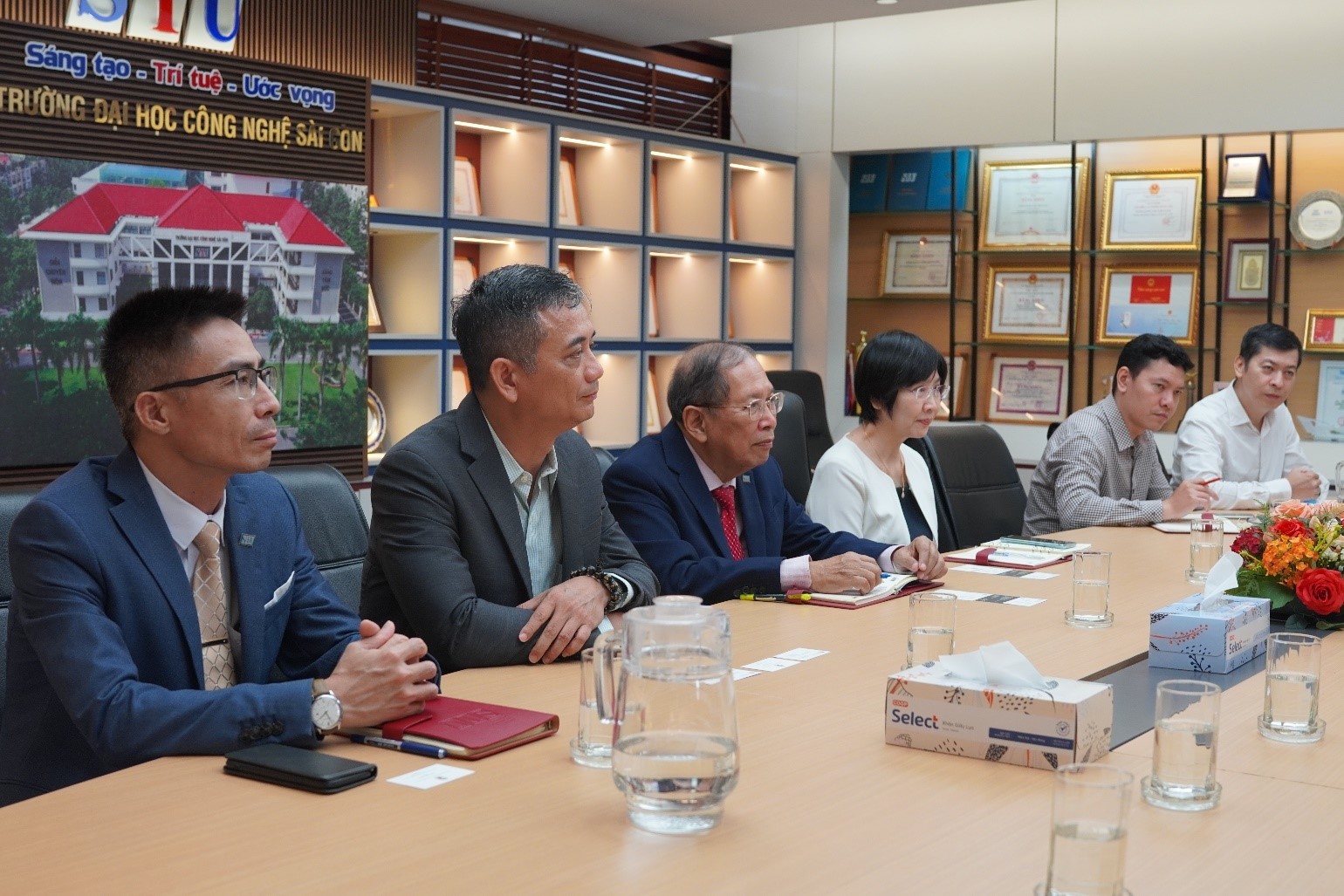 Trường Đại học Công nghệ Sài Gòn (STU) gặp gỡ Đại học Barcelona (UB) thúc đẩy hợp tác giáo dục quốc tế Việt Nam – Tây Ban Nha