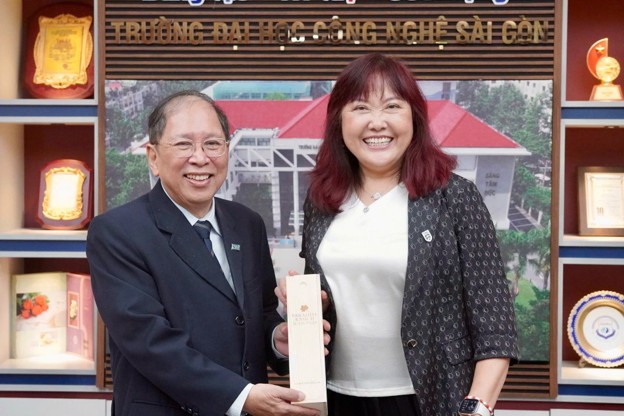 Có thể là hình ảnh về văn bản